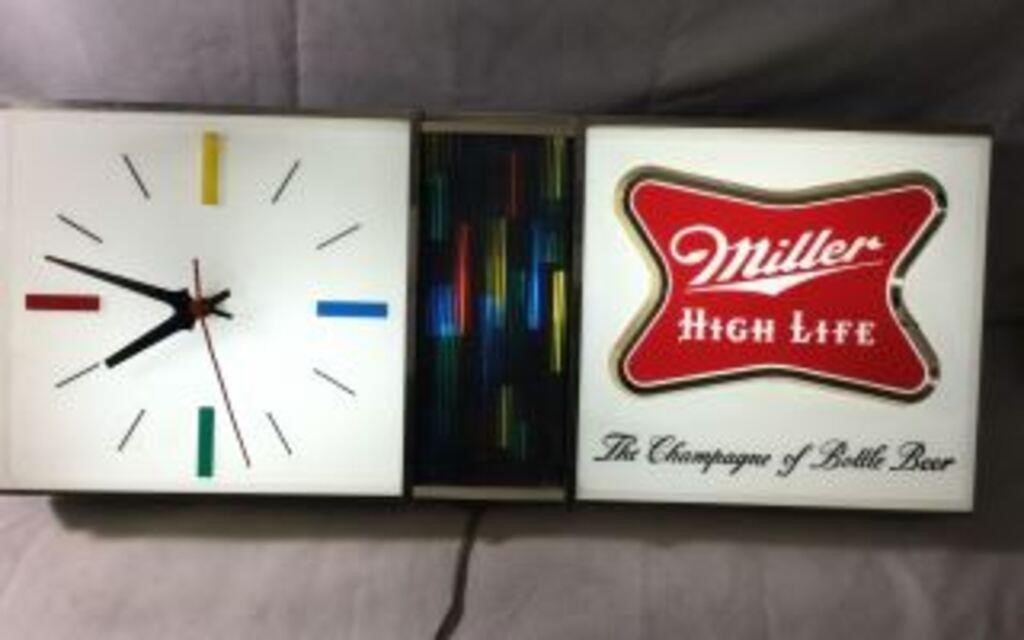 Miller High Life Beer Light Up Advertising Clock