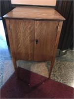Vintage Phonograph Table w/ 2 Doors