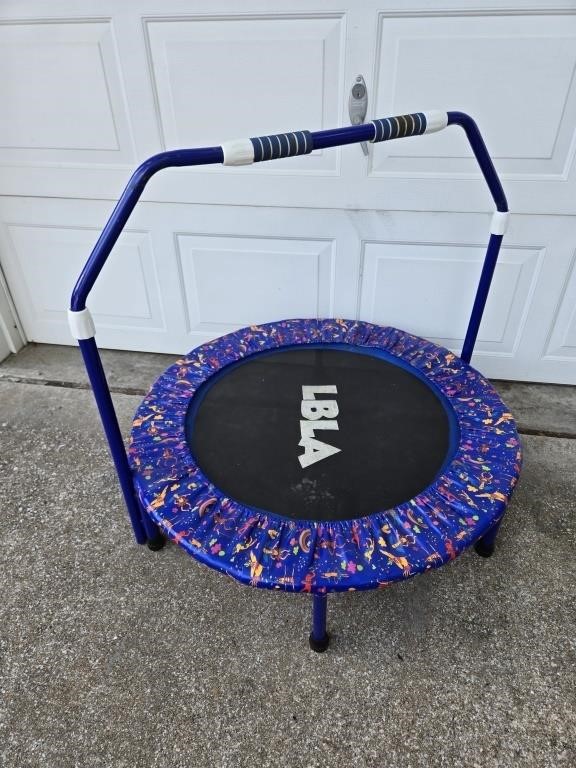 Kids Trampoline with attachable Bar