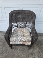 Wicker Outdoor Chair with 2 Cushions