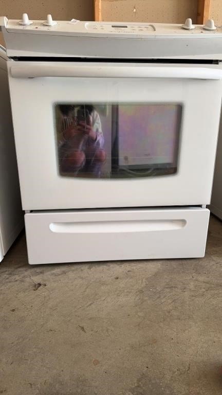 Frigidaire self cleaning oven stove  NOT TESTED
