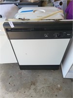 Whirlpool dish washer not tested 24in x 24in