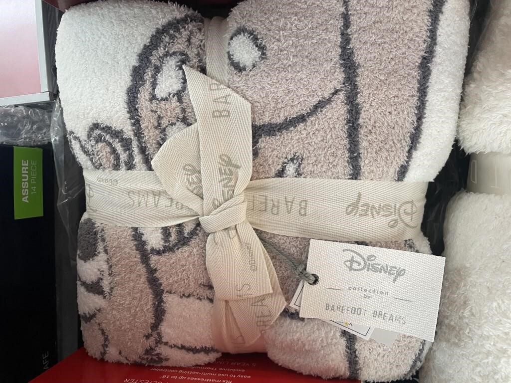 New Bearfoot dreams Disney stroller blanket