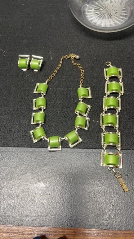Vintage 3 Pc Thermoset Lucite Green Jewelry Set