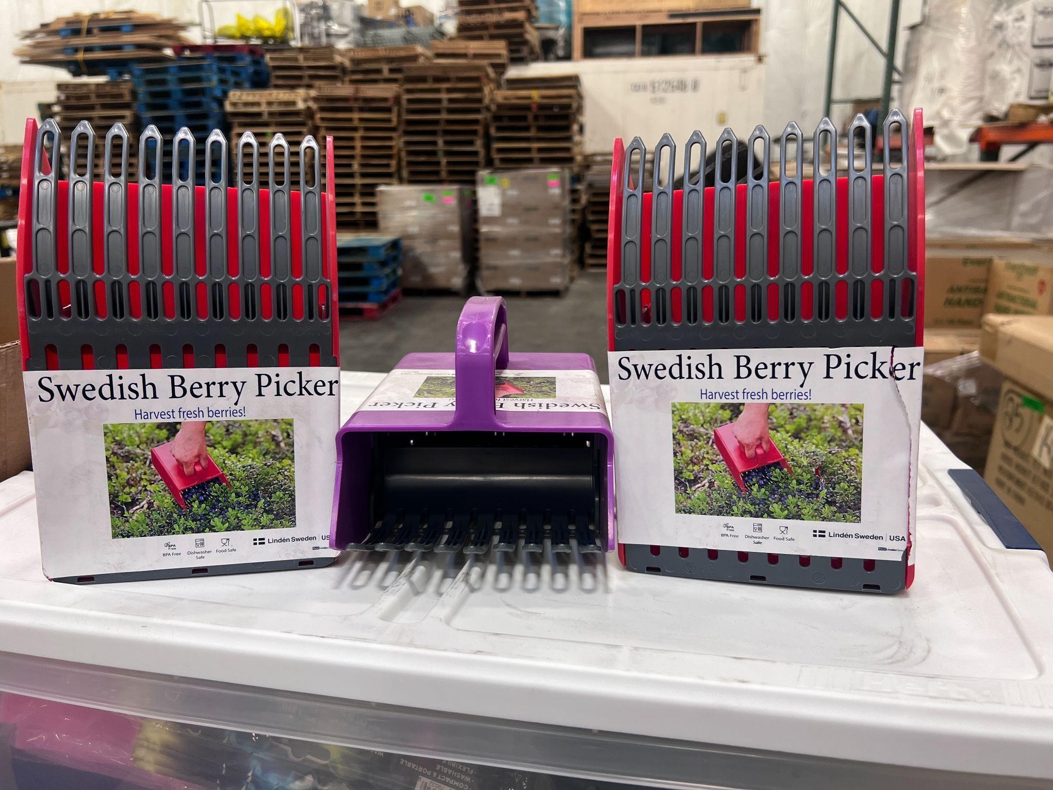 Swedish Berry Pickers; 3 Total