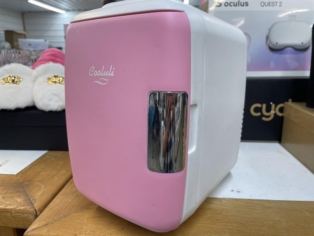 Cooluli Pink Mini fridge