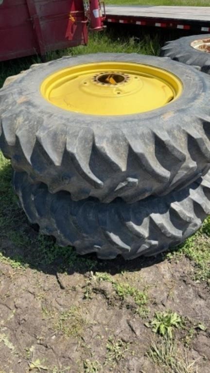 set of tractor wheels & tires 18.4 - 38