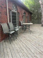 4 Outdoor Chairs & Table