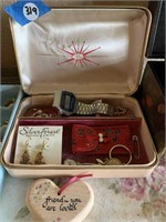 SMALL VTG JEWELRY BOX WITH JEWELRY & MISC ITEMS