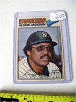 1977 Topps Card #22 Reggie Jackson