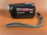 Panasonic SDR-S7 Video Recorder with Charger