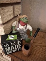 RUSS COUNTRY FISHING FROG WOOD BOOTS SIGN & PIPE