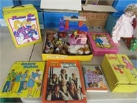GROUP LOT OF DOLL COLLECTIBLES: