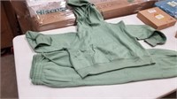 Ladies Sz Medium Green 2 Piece Tarck Suit With