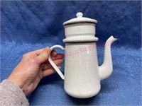 Vtg enamelware coffee pot (smaller)