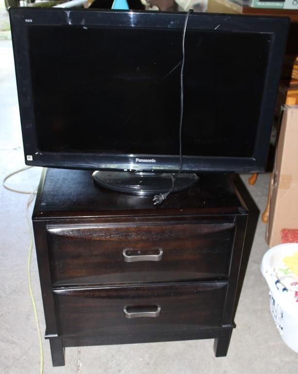 Panasonic 36" Tv w/ 2 Drawer Tv Stand