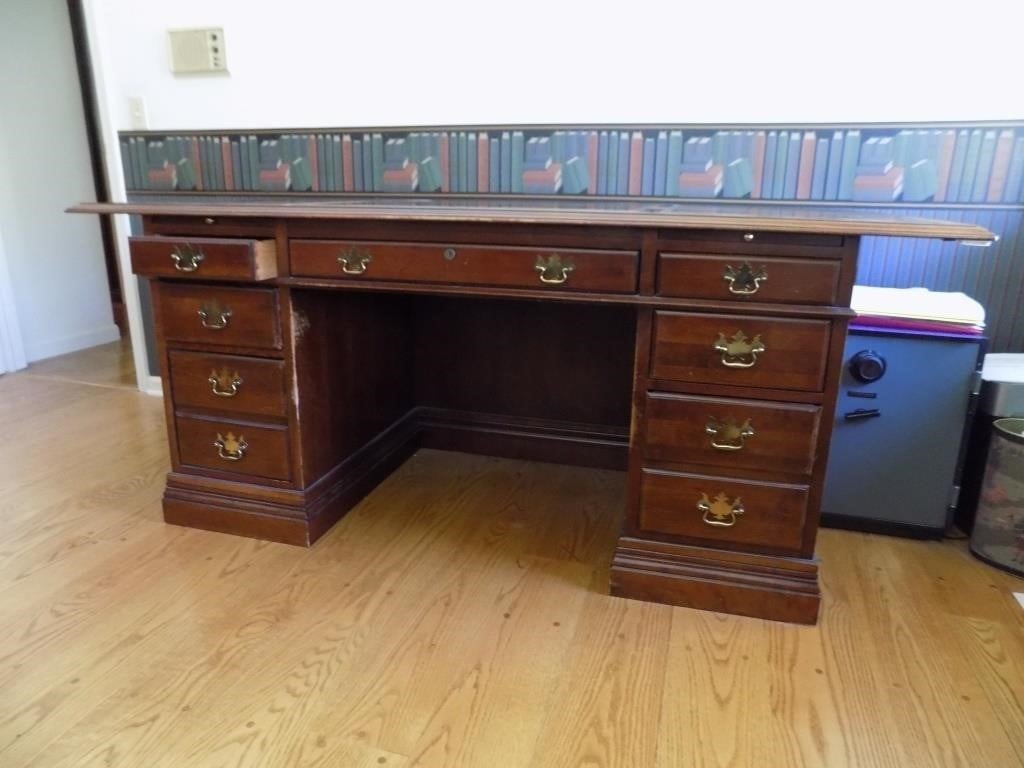 Moving - Furniture Auction