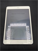 Apple iPad wiped clean ready for use no charger
