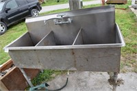 3 bay sink