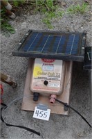 Solar elec fence charger