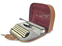 Vtg Portable Royalite Typewriter w/ Leather Case
