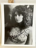 Debra Winger signed 8 x 10 photograph from urban