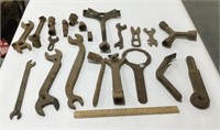 Tool lot w/ flat antique wrenches