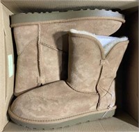 Ladies Shearling Winter Boots Size 7