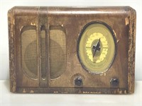 Vintage General Television Tube Radio. Untested.