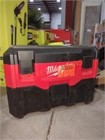 Milwaukee M18 2 Gal Wet Dry Vacuum