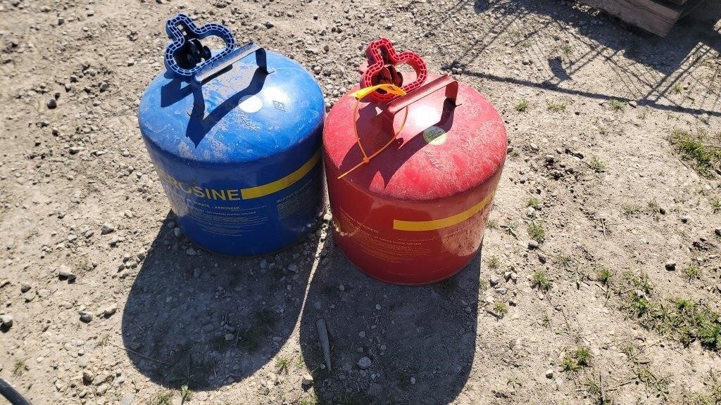 Pair gas cans