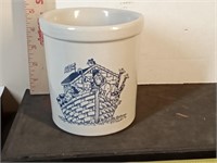 1996 RRP Co pottery Noahs Ark crock