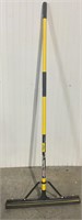 24 “ Dual Blade Squeegee