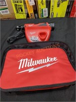 Milwaukee M12 3/8" Ratchet Kit