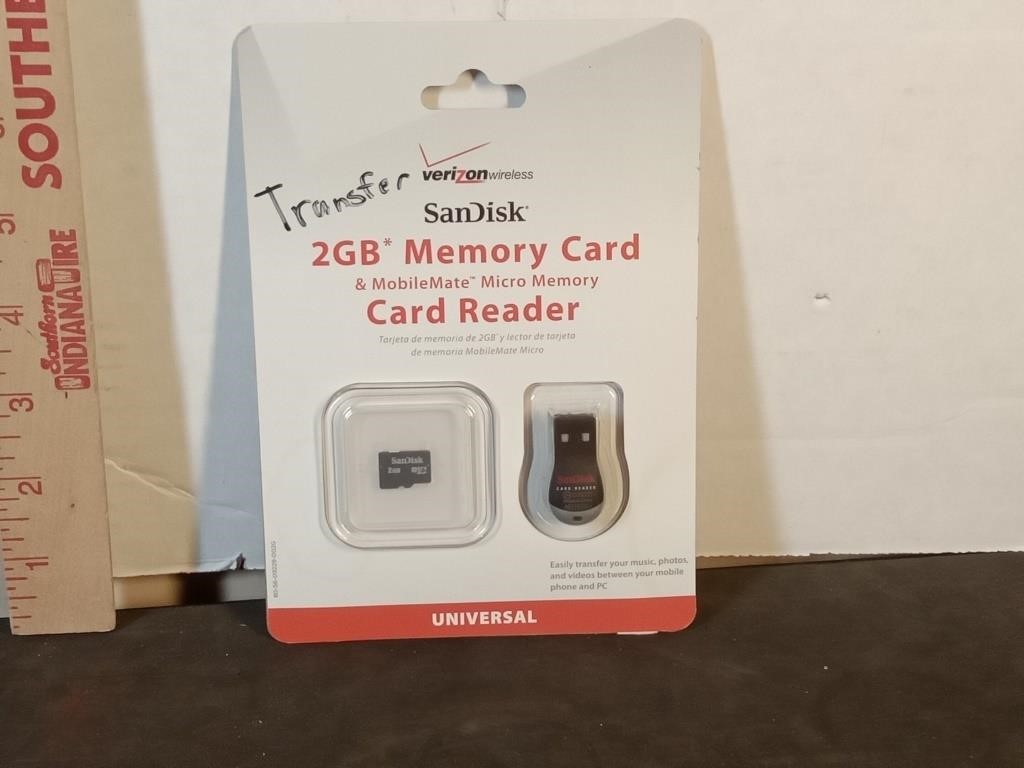 Sandisk 2GB memory card + micro card reader
