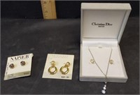 2 EARRINGS  AND CHRISTIAN DIOR BIJOUX