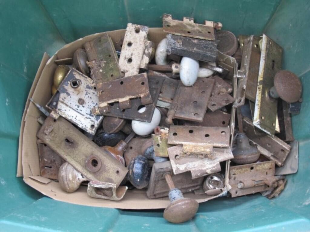 TUB FULL OR OLD DOOR KNOBS, HINGES, LOCKS AND MORE