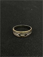 10K gold ring size 6.5, 2.4g