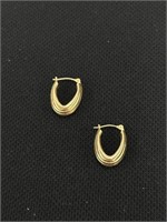 14K gold earrings 1.1g
