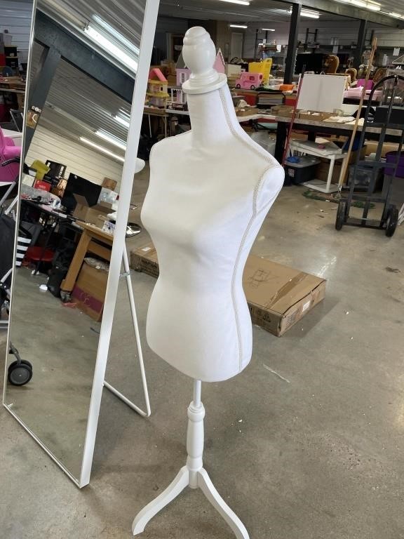White mannequin