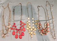 L - LOT OF COSTUME JEWELRY NECKLACES (J37)