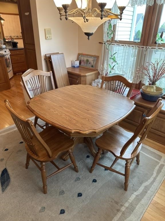 Wooden Kitchen Table with 4-Chairs & 2-Leaves