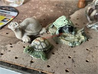 3 little Turtle Figure Lot  (backhouse)