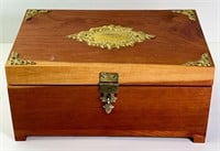 Vintage Trinket/Jewelry Box (Bertha Mn)