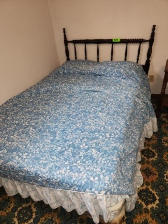 ANTIQUE WOOD SPOOL HEADBOARD BED COMPLETE
