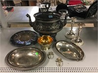 Assorted metal decorative items. Some plated.