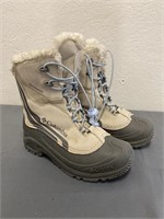 Columbia Boots Size 6