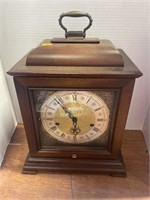 Vintage key wind mantle Barwick clock
