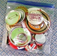 Z - LOT OF COLLECTIBLE BUTTONS (P304)