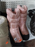 Size 10 Kamik Snow Boots